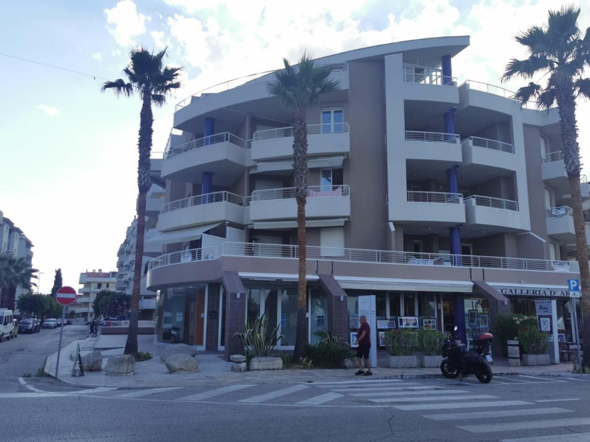 شقة Casamare Alba Adriatica Frontemare المظهر الخارجي الصورة
